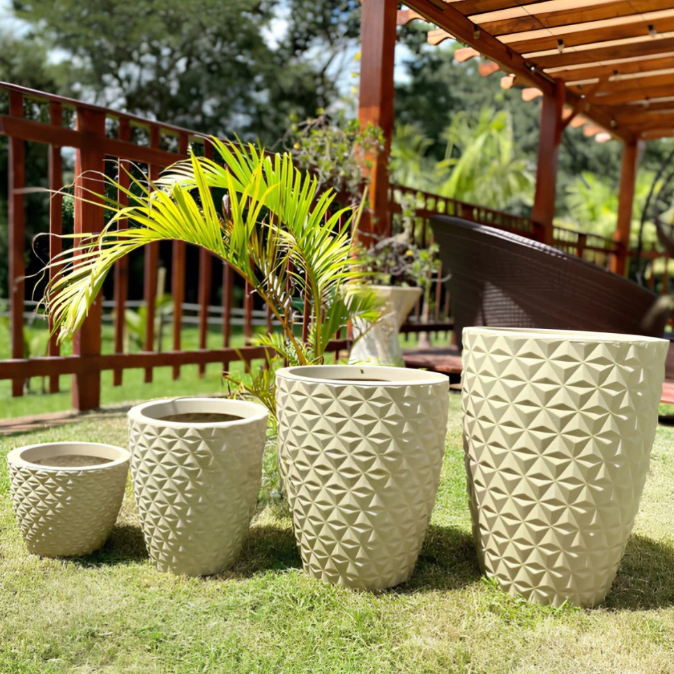 Pack de 4 Maceteros ¡Ligeros, Resistentes y con Estilo!