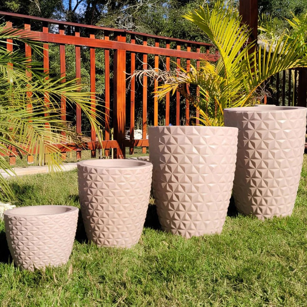 Pack de 4 Maceteros ¡Ligeros, Resistentes y con Estilo!